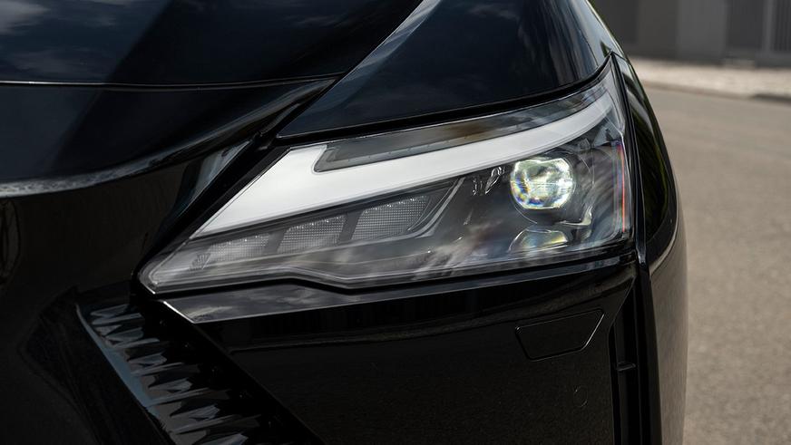 Lexus привезёт в Казахстан электромобиль RZ