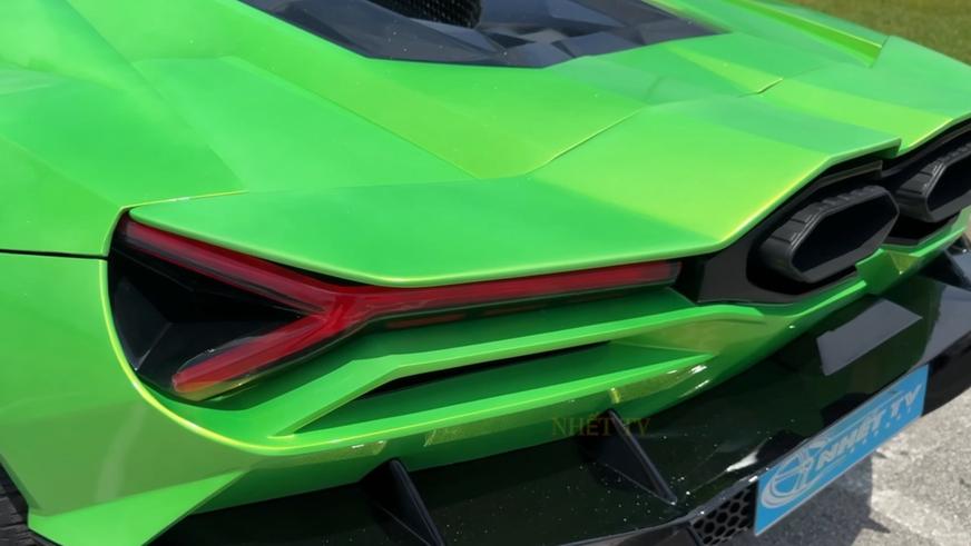 Реплику Lamborghini из старого Nissan создали во Вьетнаме