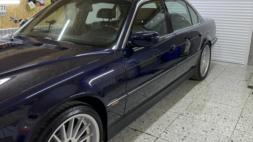 BMW 750iL (E38) с пробегом всего 25 500 км продают на Kolesa.kz