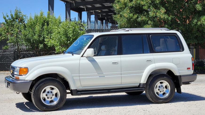 Практически новый Land Cruiser 80 выставлен на торги в США