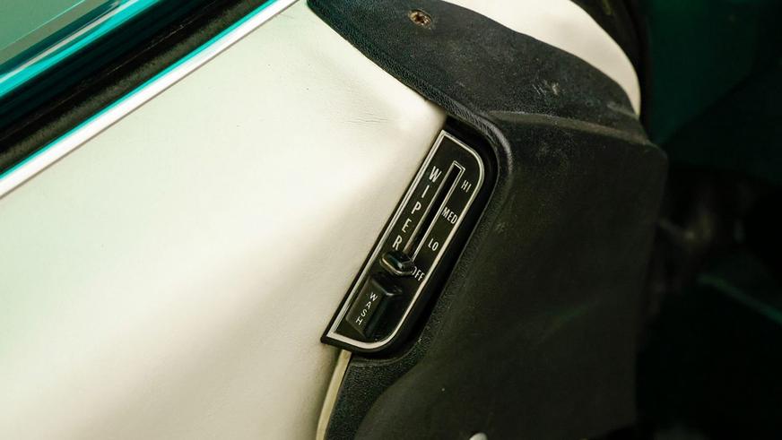 Сadillac Eldorado с рулём-эмблемой выставлен на продажу в США