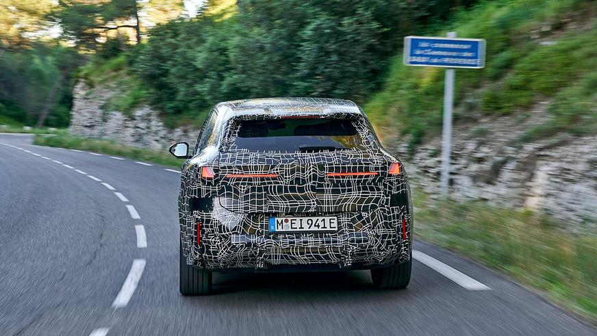 BMW iX3 сможет сам включать поворотники