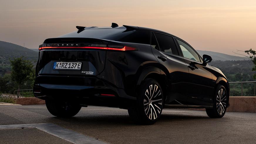 Сколько стоит электромобиль Lexus RZ в Казахстане
