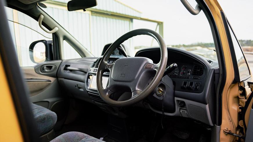 Лифтованная Mitsubishi Delica появилась на торгах в США