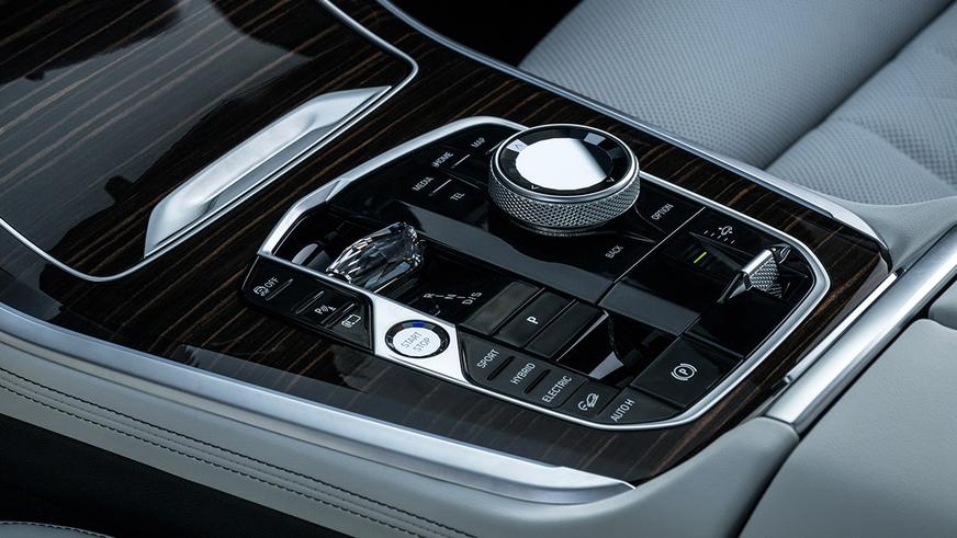 BMW обновила кроссоверы X5 и X6