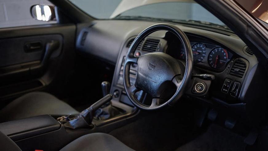 Практически новый Nissan Skyline GT-R продадут на аукционе