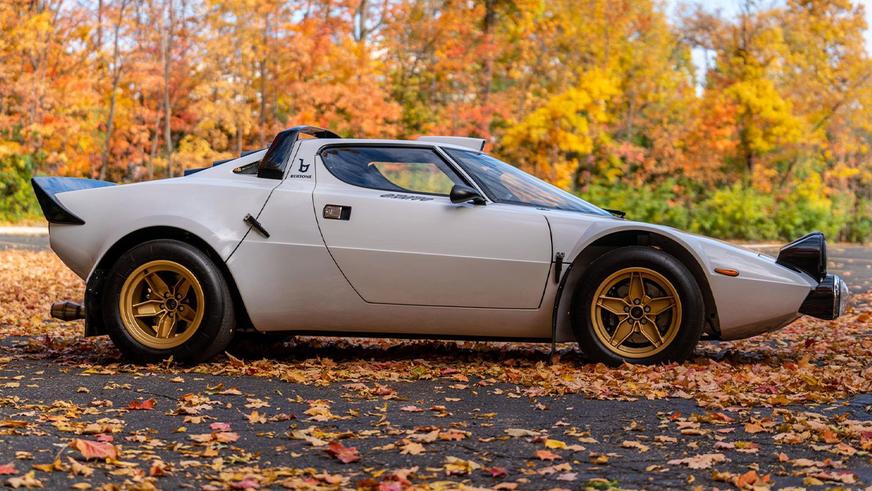 Качественную реплику культовой Lancia Stratos продают с аукциона
