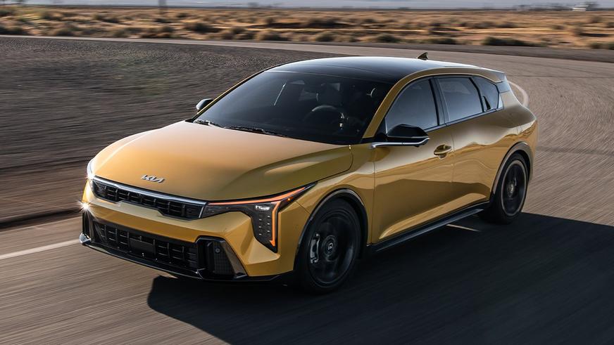 Kia K4 стал просторным хетчбэком Kia K4 стал просторным хетчбэком