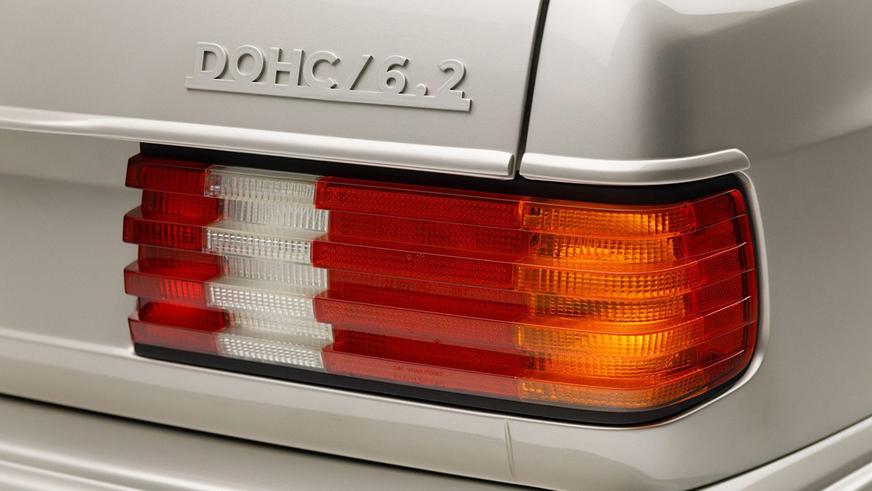 Рестомод Mercedes-Benz 560 SEC с мотором AMG в продаже