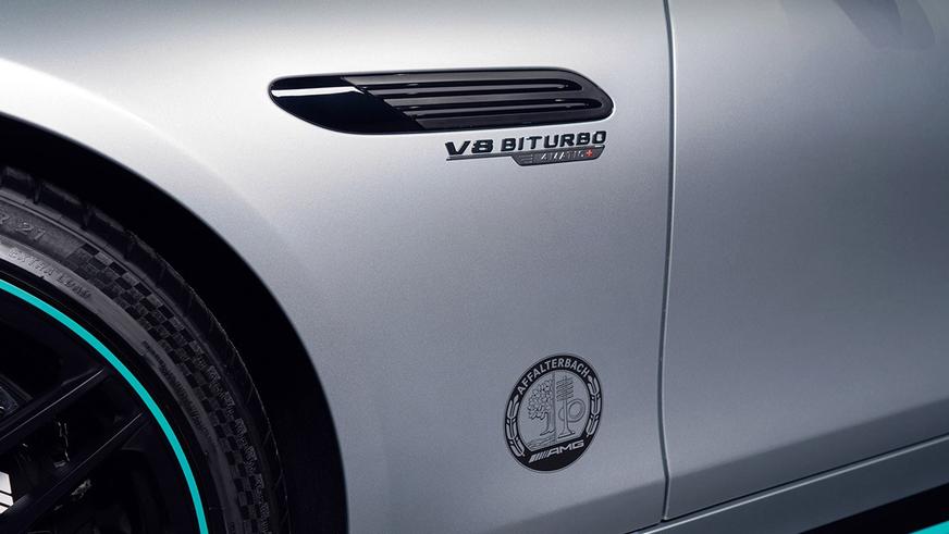 Коллекционный Mercedes SL&nbsp;63 для&nbsp;японцев оформили в&nbsp;стиле F1