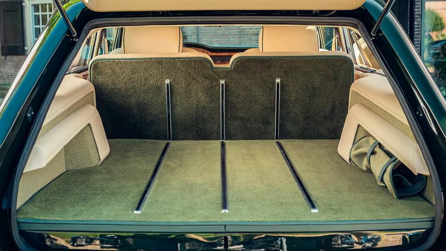 Старый Rolls-Royce Corniche стал необычным универсалом