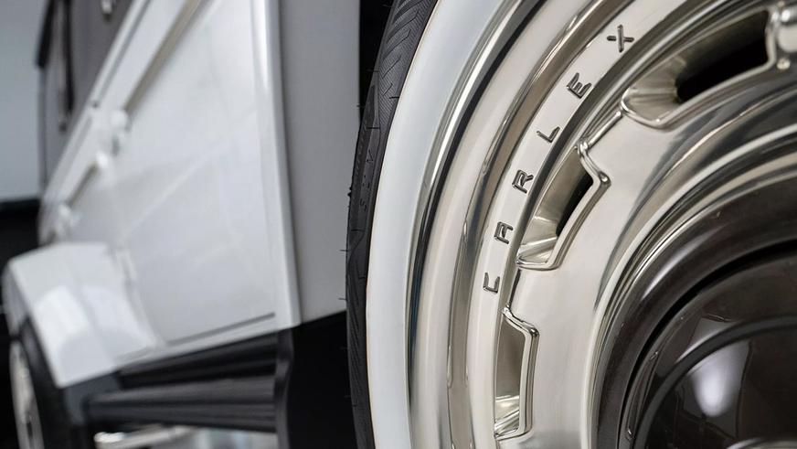 Сверхдорогой «Гелендваген» окрасили алмазной пылью