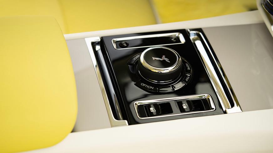 Rolls-Royce показал лимонный электрический «Семафор»