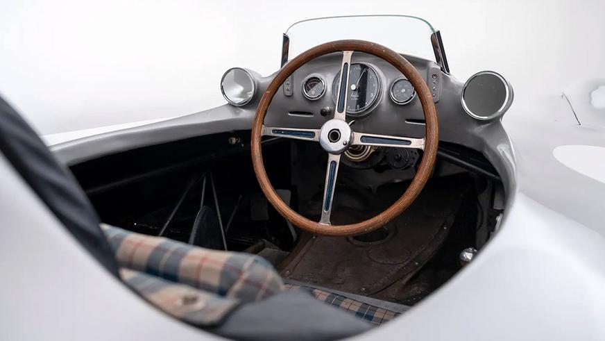 В открытой продаже впервые появился формульный Mercedes-Benz 1954 года