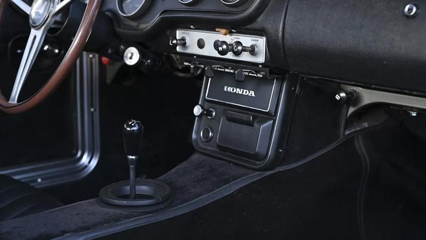 Крошечную ретро-Honda выставят на торги