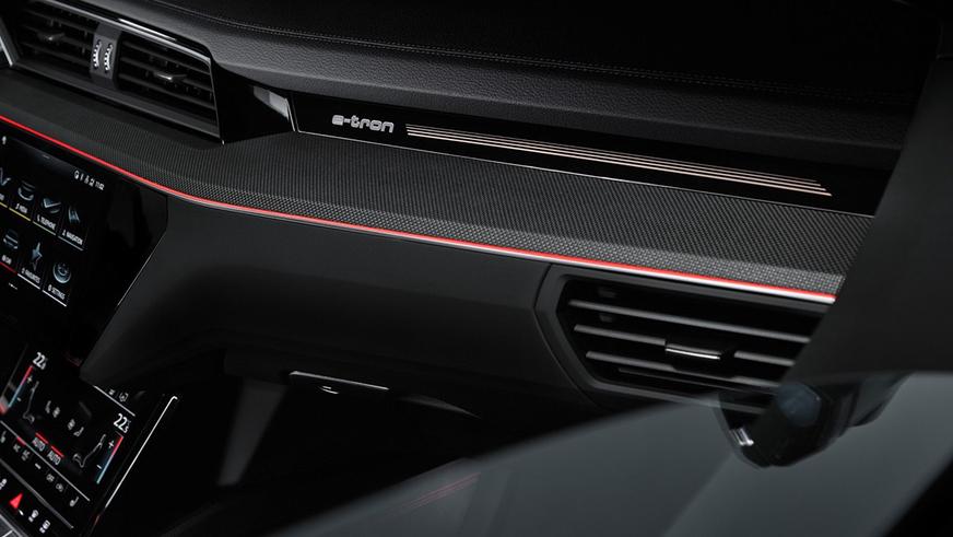 У Audi появился электрический Q8: это обновлённый e-tron