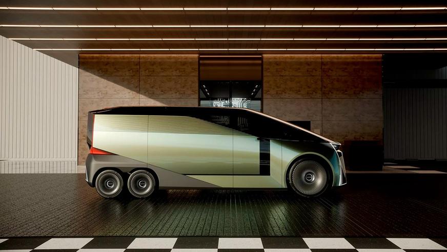 Lexus LS стал роскошным вэном с шестью колёсами