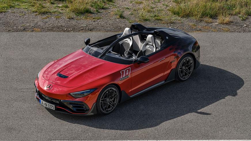 Названы характеристики серийного спидстера Mercedes-AMG PureSpeed