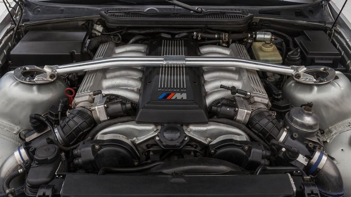 Самый большой V12 для&nbsp;самого маленького BMW