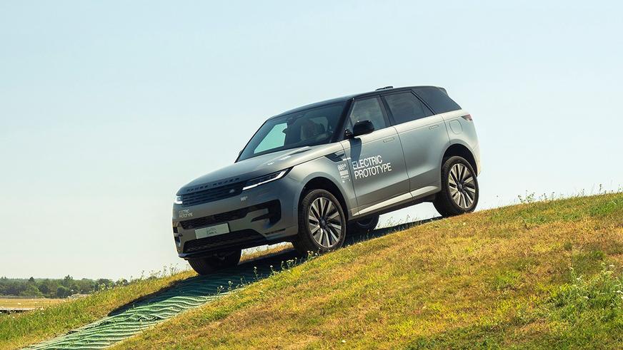 Электрический Range Rover Sport впервые показался на публике