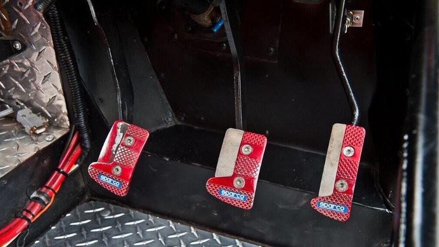 В Канаде продают хардкорный спорткар, сделанный из старого Mini