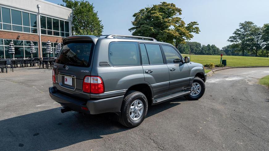 Lexus LX470 с небольшим пробегом выставили на аукцион в США