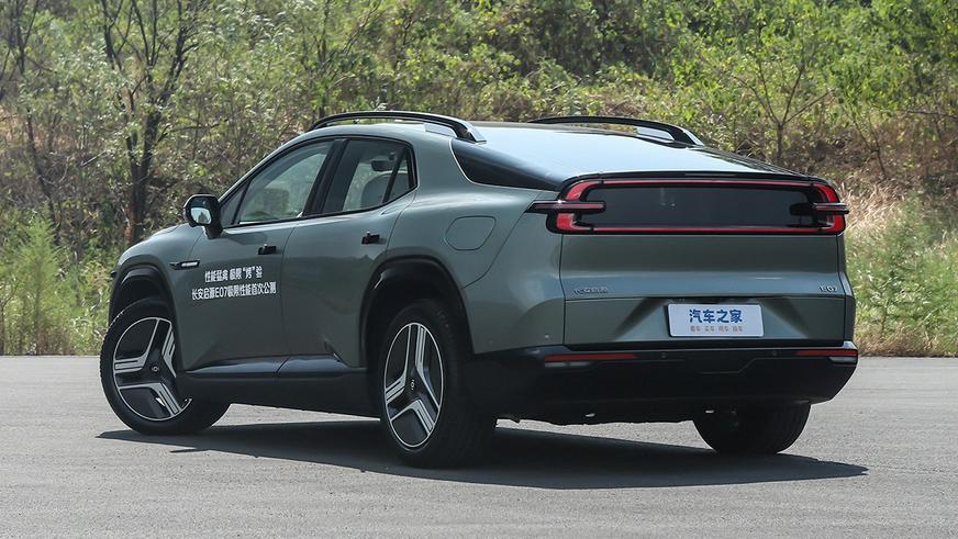 Changan подтвердил появление кроссовера-трансформера в СНГ