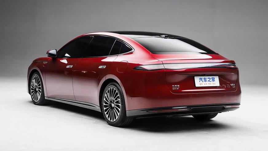 BYD представила 5.1-метровый седан Seal 08