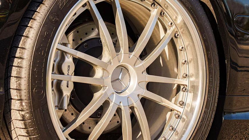 Редчайший Mercedes-Benz CLK DTM пустят с молотка Редчайший Mercedes-Benz CLK DTM пустят с молотка