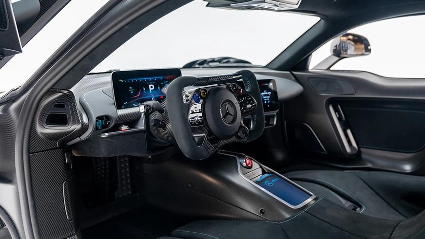 В Дубае выставили на продажу редчайший Mercedes-AMG One