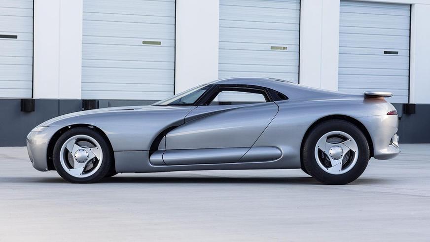 Киномодификацию Dodge Viper под названием Defender выставили на торги