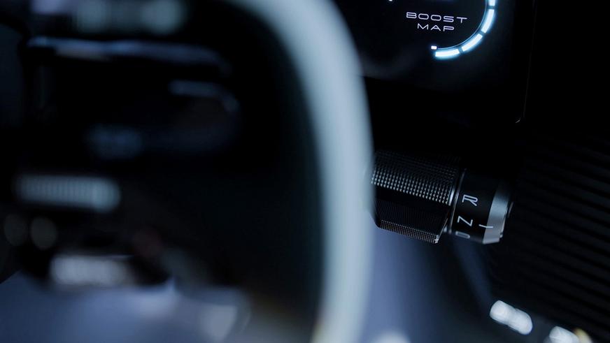 Toyota представила три суперкара: дорожный, гоночный и электрический