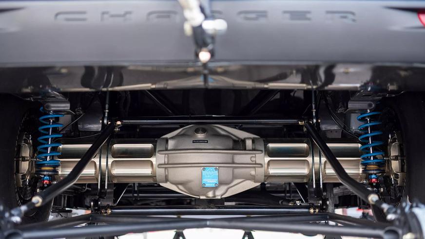 Dodge Charger всё же получил V8, но ездить на нём по дорогам нельзя