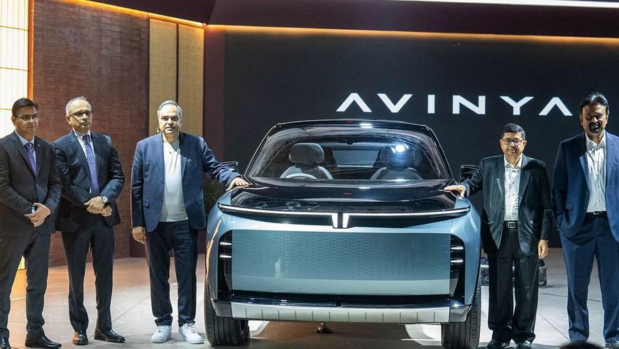 Индийский Tata показал первый электрокар на платформе Jaguar Land Rover Индийский Tata показал первый электрокар на платформе Jaguar Land Rover