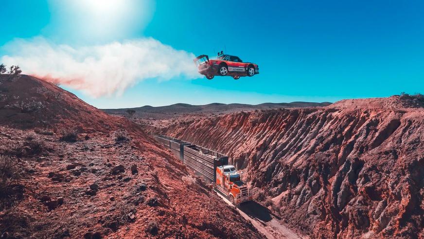 “Джимхана” по-австралийски: 670-сильный Subaru Brat и Трэвис под слоем пыли