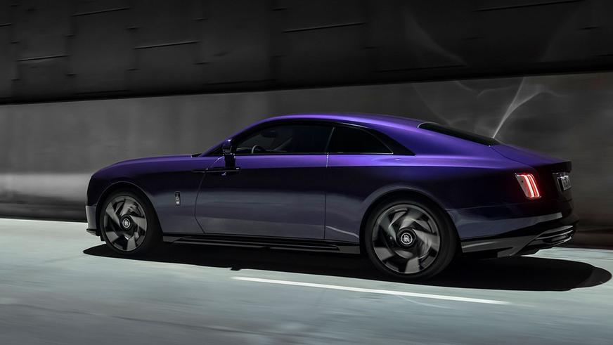 Самым мощным Rolls-Royce стал электрокар