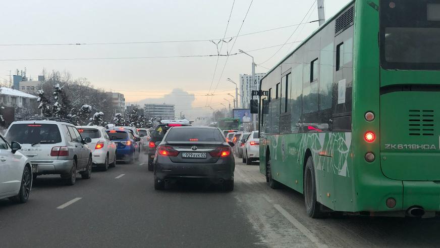 Путь по Абая: один километр за 30 минут