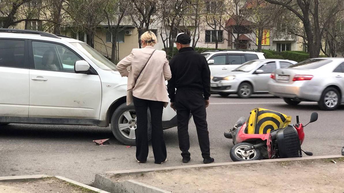 Алматыда полицейлер 1700 мопедті айыптұраққа қойды