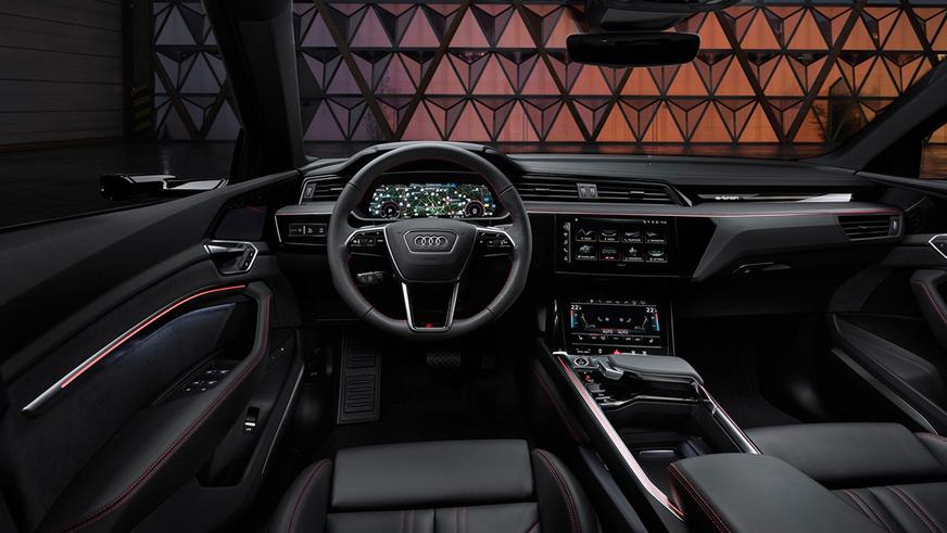 У Audi появился электрический Q8: это обновлённый e-tron