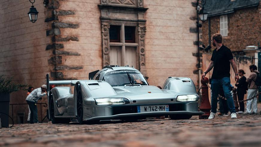 Porsche вывела гоночный прототип на дороги общего пользования