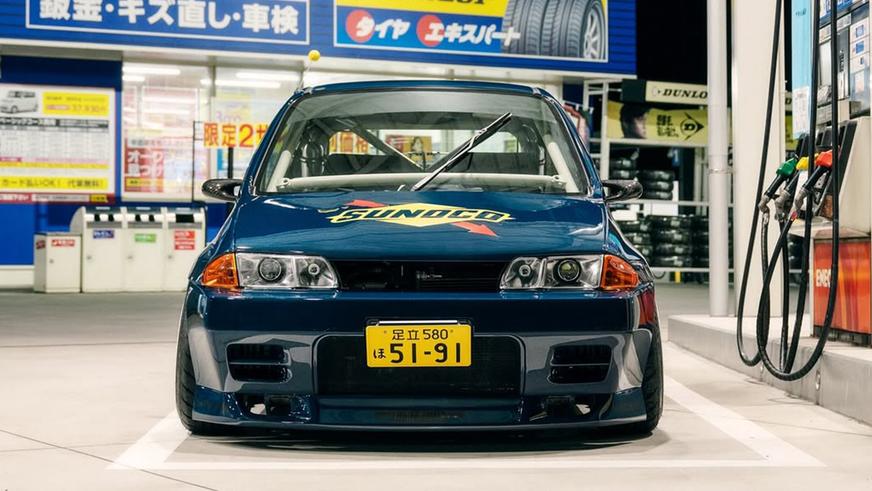 Фото дня: особые Supra и GT-R для тесных улиц