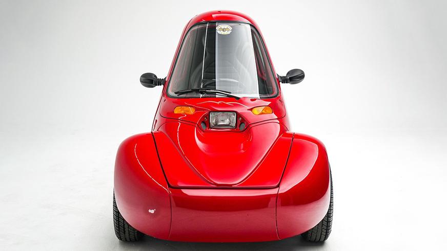 Крохотный и очень редкий электрокар ушёл с молотка