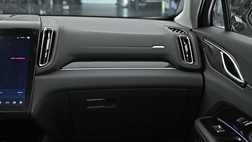 В&nbsp;Китае открылся приём заказов на&nbsp;самый доступный Hongqi