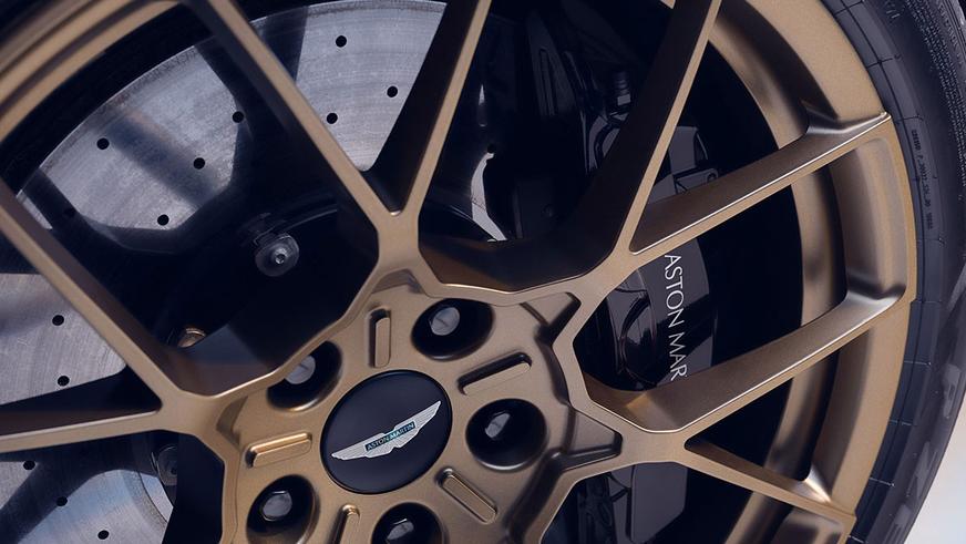 Новый флагман Aston Martin стал самым мощным в истории