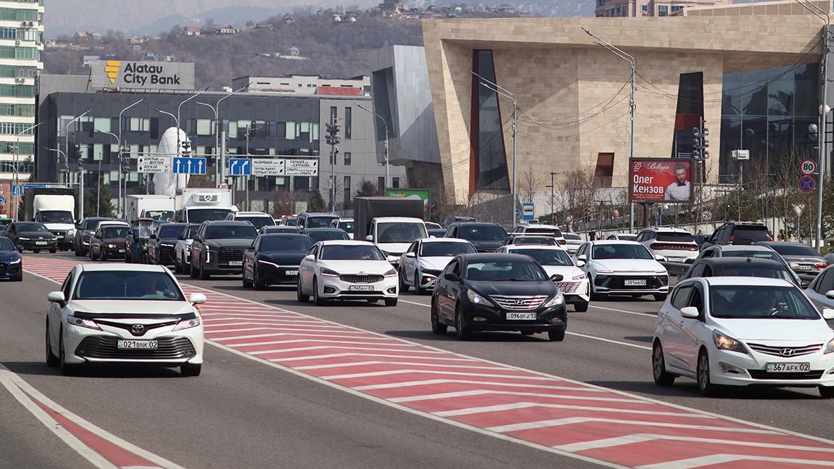 Полиция Алматы көшелерін жасырын тексеріп жүр