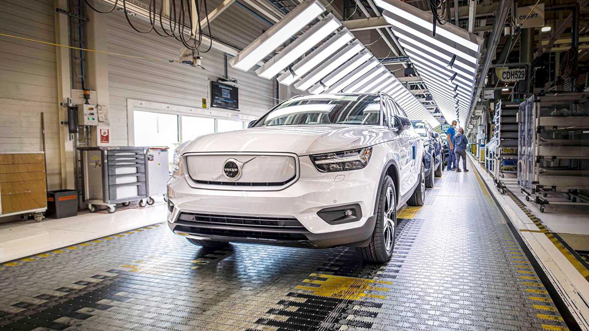 Электромобилям Volvo рекомендуются всесезонки