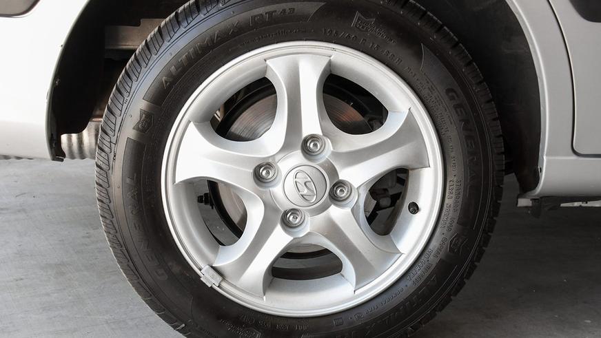 Hyundai Elantra 2003 года выпуска с мизерным пробегом пустят с молотка