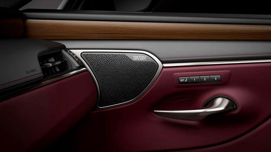 Обновлённый Lexus ES дебютировал в Китае