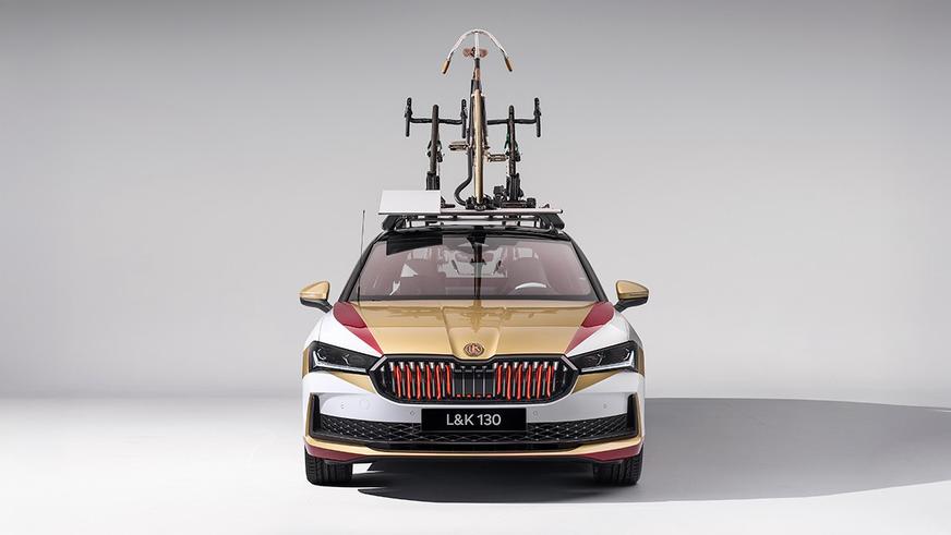 Škoda Superb превратили в пикап для велосипедистов