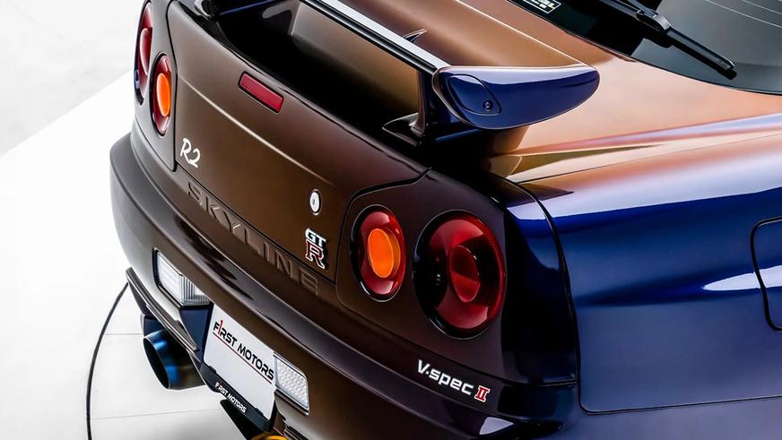 Один из самых редких Nissan Skyline GT-R появился в продаже в Дубае
